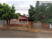 Casa com 3 quartos e 2 banheiros, terreno de 245m², ocupada