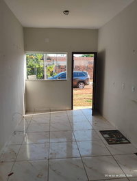 Casa 51m² com Terreno 264m² Desocupada em Sinop-MT