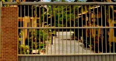 Casa Triplex em Condomínio com Piscina e Área de Lazer