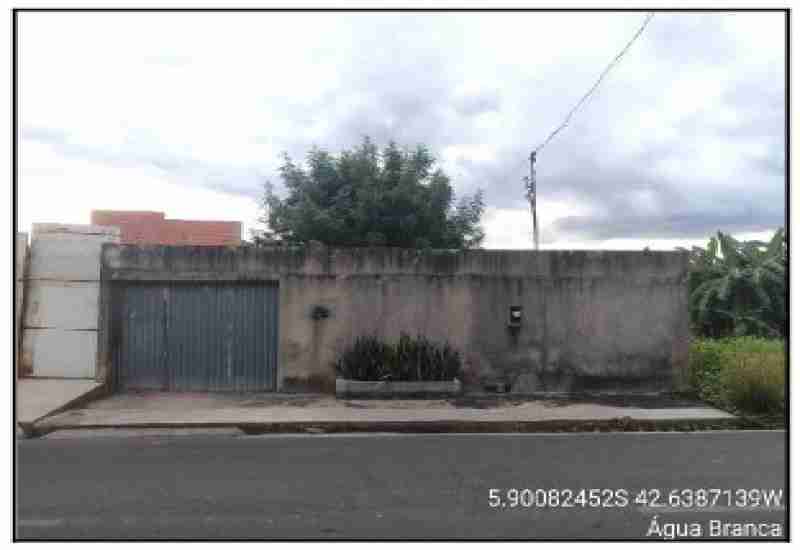 2 Quartos em Água Branca com área de serviço e WC
