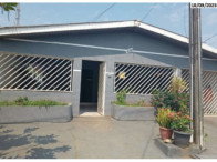 Duas casas em alvenaria com 250m² em terreno de 493m²