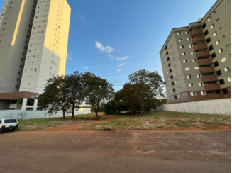 Terreno multifamiliar plano com 2000m², murado e infraestrutura completa