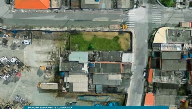 Terreno com 310 m² em Guarulhos