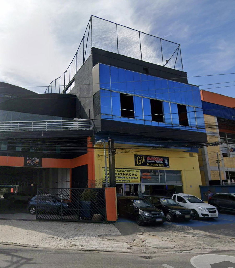 Casa com 3.666m² de área construída em terreno de 802,15m²