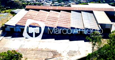 Excelente área industrial com galpão, portaria e pátio, 15.400m² terreno