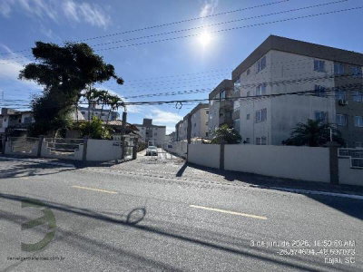 Apartamento 2 Quartos com Vaga em Condomínio