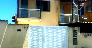 Casa em condomínio com 2 quartos, 2 banheiros e 1 vaga de garagem