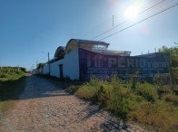 Edificação com 4 terrenos, 2 quartos, 3 banheiros, 170m² de área construída -