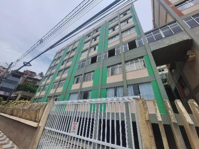 Apartamento com 4 Quartos e 1 Vaga em Salvador