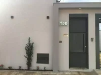 Casa com 1 vaga de garagem, 168m² construídos, ocupada