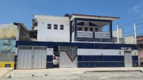 Casa padrão com 6 quartos e 4 banheiros em Natal/RN