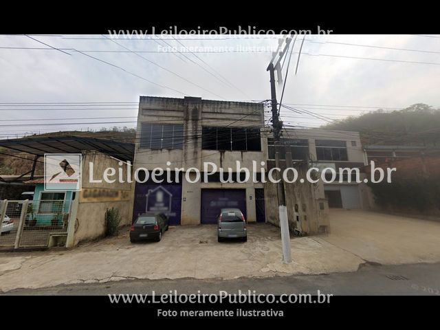Galpão com Mezanino e Área Administrativa, 2 Banheiros, 654m² Construídos