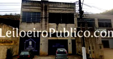 Galpão com Mezanino e Área Administrativa, 2 Banheiros, 654m² Construídos