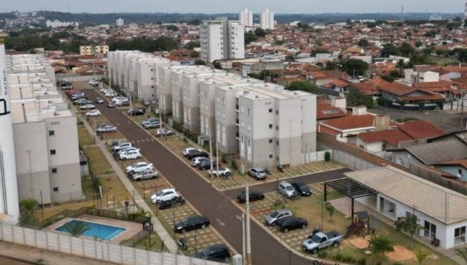 Apartamento com 2 quartos, 1 banheiro e 1 vaga de garagem