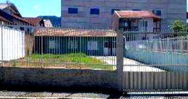 Casa com 206m² construída, terreno 600m², imóvel ocupado
