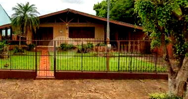 Casa com 560m² de terreno e 133,69m² construídos