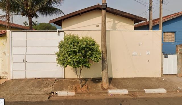 Prédio Residencial com 93,57m² em Terreno de 200m²