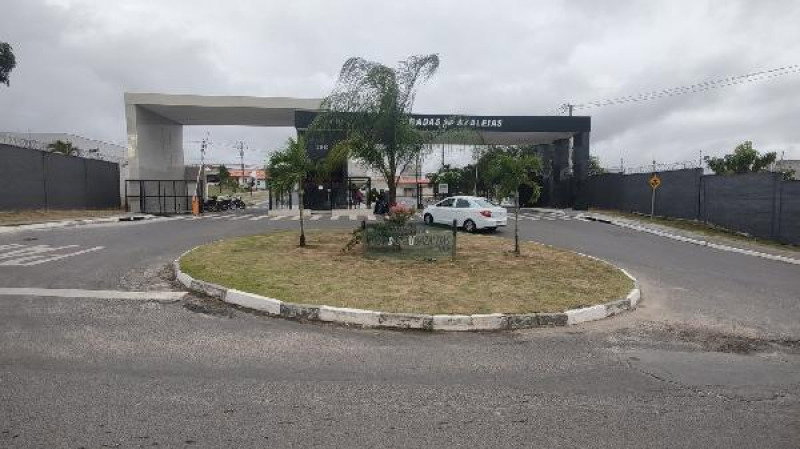 Casa com 2 quartos, 1 banheiro e 1 vaga de garagem