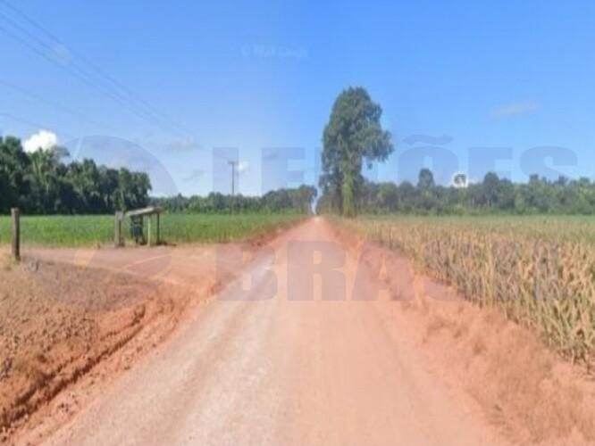 Terreno urbano com 18.560m² em Santarém Novo, PA