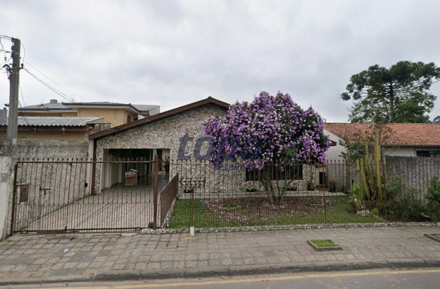 Casa com 40.20m² construída em terreno de 300m²