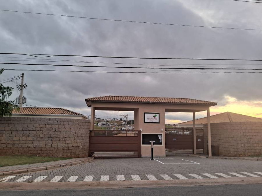 Casa desocupada com 3 quartos, 1 banheiro e 63 m² construída