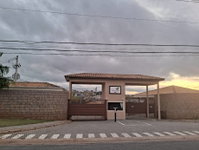 Casa desocupada com 3 quartos, 1 banheiro e 63 m² construída