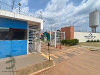 Casa com 2 Quartos e Varanda em Condomínio