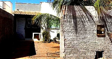 Casa com 2 Quartos e 1 Vaga em Várzea Grande