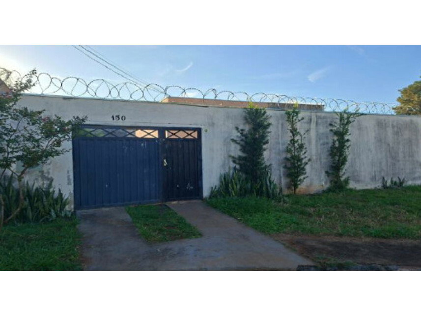 Casa com 49,50m² construída, 177,11m² de terreno, ocupada