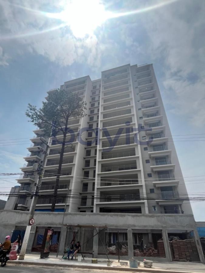 Loja comercial com 75,24m², desocupada, ideal para investimento