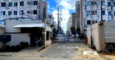 Apartamento com 2 quartos em Lauro de Freitas/BA