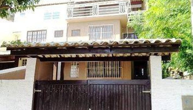 Casa com 4 Quartos e 2 Vagas em Piratininga -