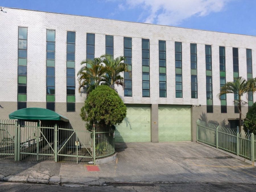 Galpão comercial com 3.890 m², ideal para investimento