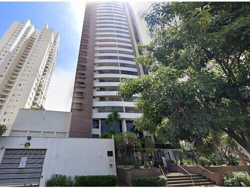 Apartamento com 4 suítes e 2 vagas de garagem no Setor Serrinha