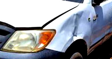 Veículo Toyota Hilux CS 4x4 em condições ruins