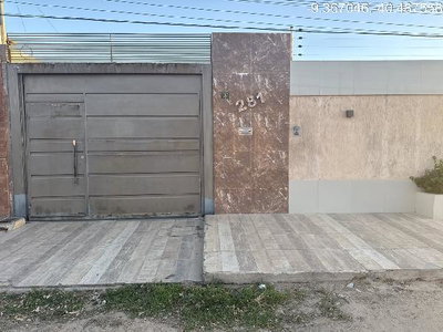 Casa com 3 Quartos e Varanda em Petrolina