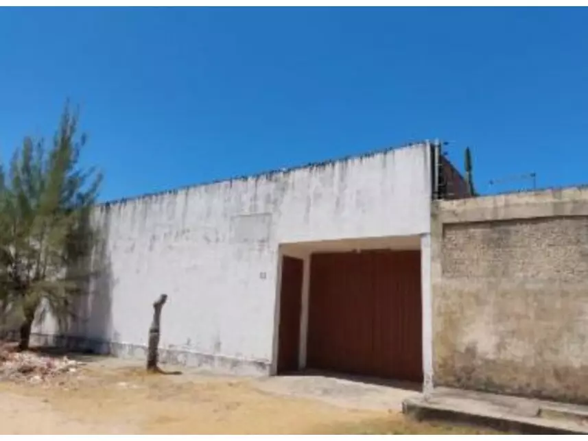 Casa em Leilão com 450m² de Terreno e 207m² Construídos