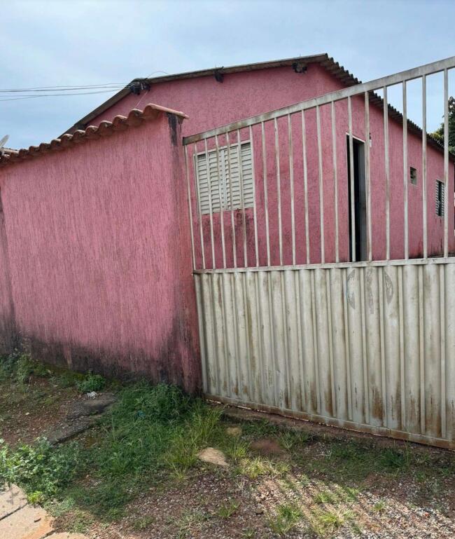 Lote com Edificação Residencial em Cocalzinho de Goiás