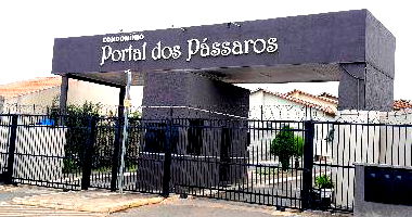 Casa com 2 quartos, 2 banheiros e 1 vaga