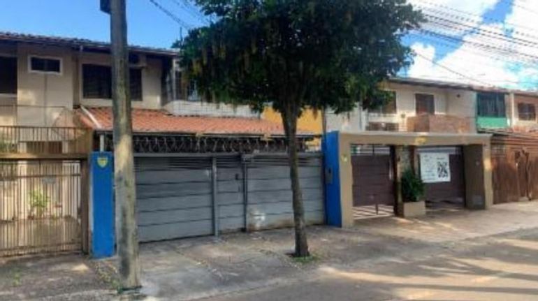Casa 180m² em Santa Genoveva com 4 quartos e 3 banheiros