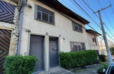 Sobrado Comercial/Residencial com 200m², 2 Quartos e 2 Banheiros - Santana