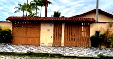 Casa com 3 quartos, 2 banheiros, 192.9m²