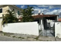 Casa com 632m² de terreno e 184m² construída em Parque Santana