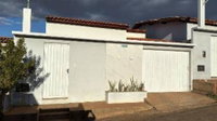 Casa com 3 dormitórios, 2 banheiros e 1 vaga, 67,61 m² construídos