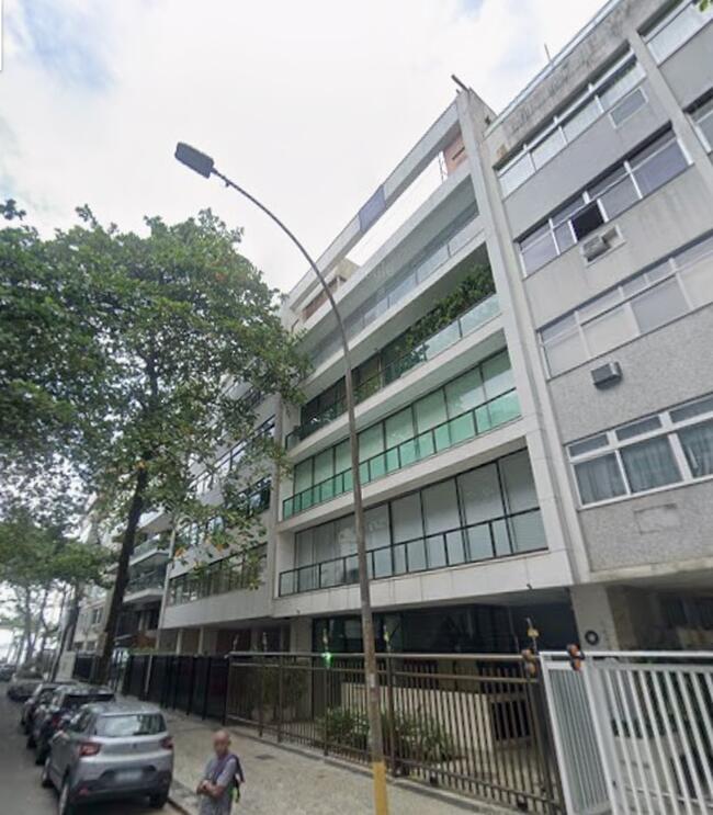 Apartamento de luxo com 3 suítes e 390m² no Leblon