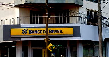 Prédio Comercial com Locação no Centro