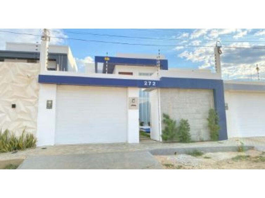 Casa em leilão com 142,91m² de área construída