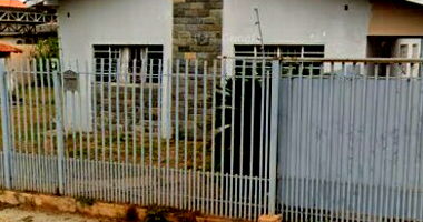 Casa em Leilão com 720m² de Terreno e 200m² Construídos