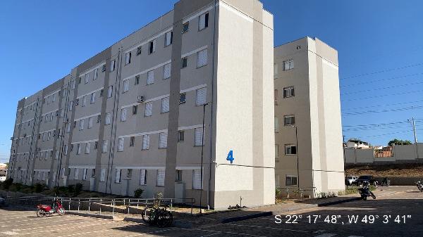 Apartamento com 2 quartos em Bauru
