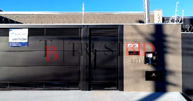 Casa com 84,87m² construída em terreno de 180m², ocupada